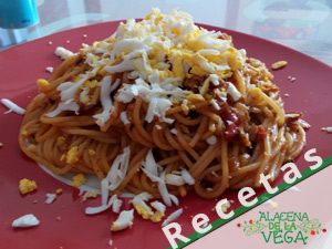 Receta Espaguetis Vegetarianos con huevo cocido - Alacena de la Vega